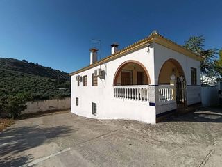 Country house in Iznájar. Traditional spanish cortijo with olive grove, spacious underbuil