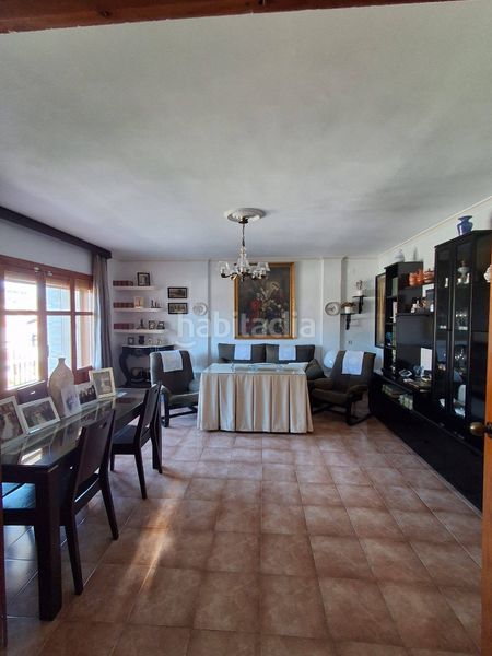 Foto 9f0f3539-6091-4236-a026-555a1a787f79. Casa amb xemeneia calefacció aparcament piscina a Loja