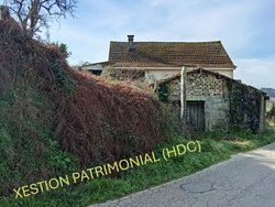 Mas à Tui. Gran terreno para seis parcelas con casa rústica