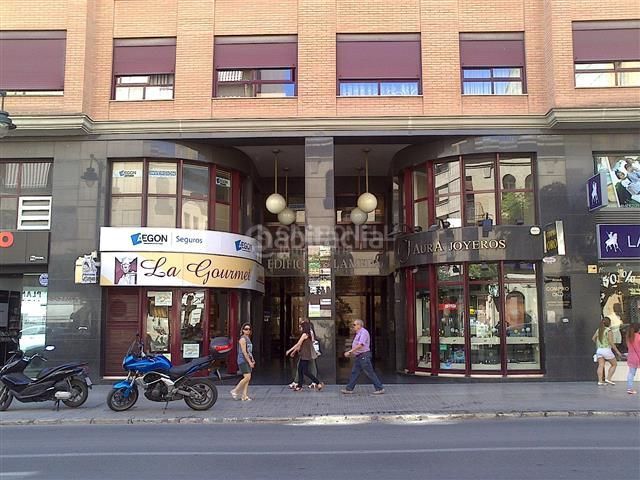 Foto 2da502f4-d5ef-45da-b9e5-7ff9d9eb8411. Ufficio in Eixample Alcoi