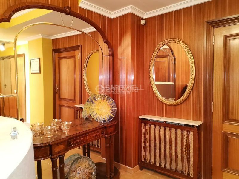 Foto c8f39172-0db2-4999-b871-0a66c8d85b4a. Casa amb calefacció aparcament piscina a Centre-Zona Alta Alcoi