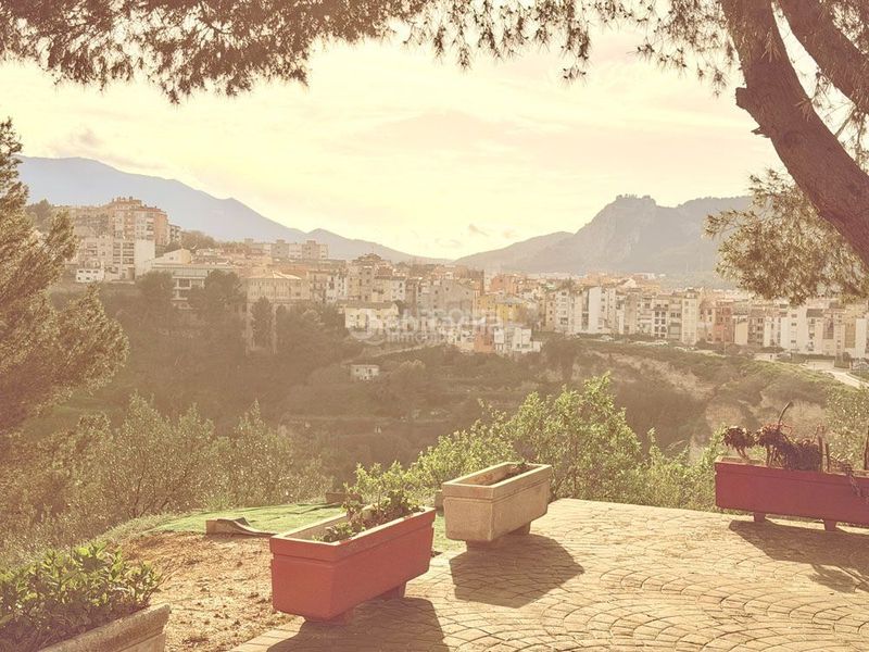 Foto b0d48310-8f43-4479-93d9-26ac5645631c. Casa amb calefacció aparcament piscina a Centre-Zona Alta Alcoi