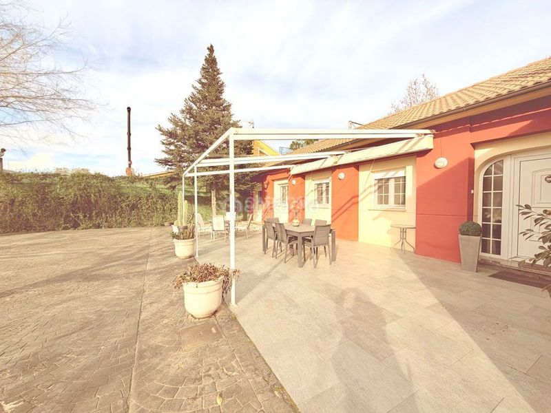Foto e0c23c70-3b73-4f8a-afb6-1a0eb67b2c62. Casa amb calefacció aparcament piscina a Centre-Zona Alta Alcoi