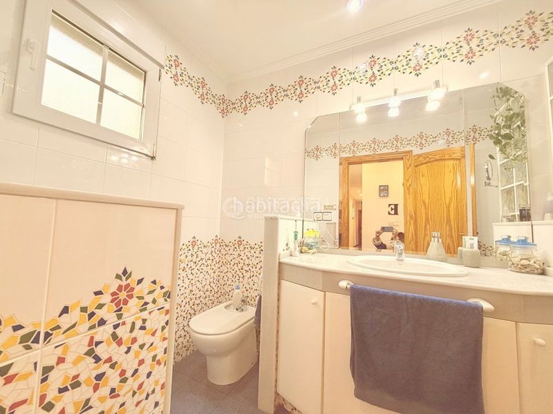 Foto ec956f5e-7f8c-47e3-a6ca-3de8508aac70. Casa amb calefacció aparcament piscina a Centre-Zona Alta Alcoi