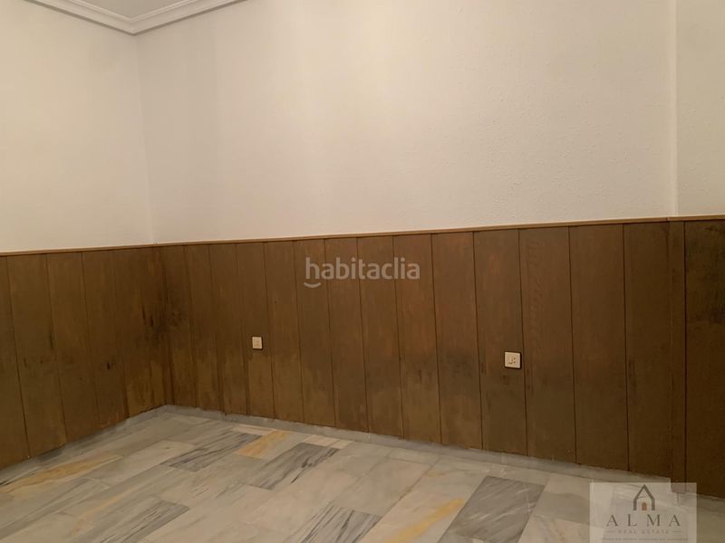 Foto d664346e-d0bd-4376-a346-8cc443f69308. Edifici a Almendralejo