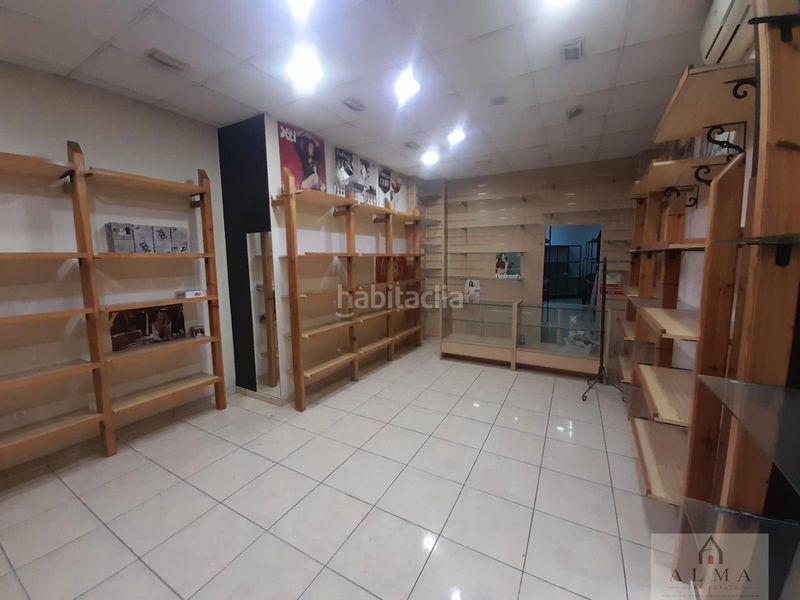 Foto a0a5bf2f-f172-46bc-b213-7856d5468454. Local comercial a Almendralejo