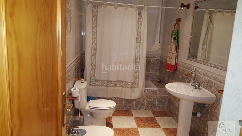 Foto 10cc26a5-22f3-43a2-ad3f-0c3320307d03. Xalet amb aparcament a Almendralejo