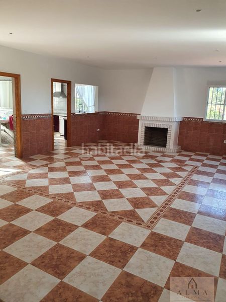 Foto e20284a8-6fe3-4779-aed7-9027beb31bc4. Xalet amb aparcament a Almendralejo