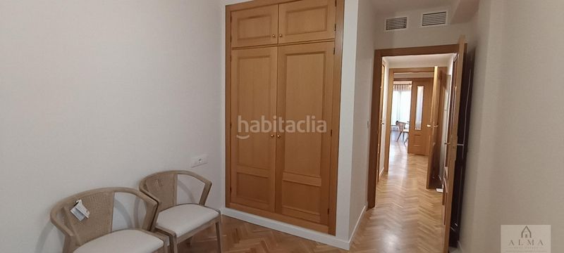 Foto aee7c00e-eda5-4a16-b1f7-6bff4f9af3ed. Pis amb calefacció aparcament a Almendralejo