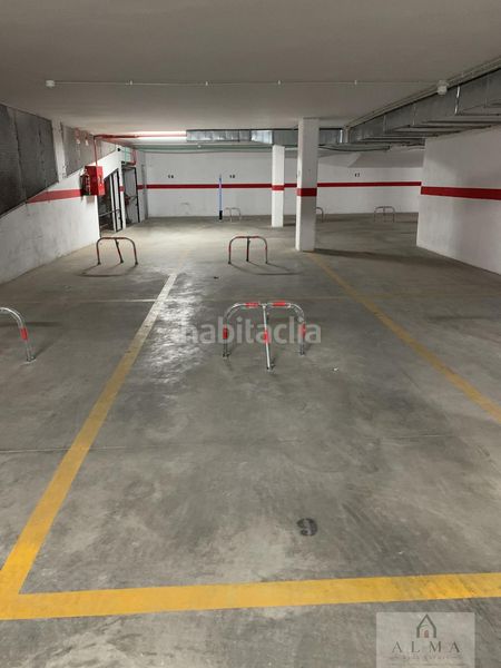 Foto 7a0c655b-6148-4bff-957d-b120c1cf376d. Aparcament cotxe a Almendralejo