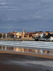 Pis a Centro. Venta piso a pocos metros de la playa san lorenzo y centro de gi