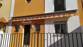 Casa  Calle doctor luis gil-toresa. En venta casa en zona la ceramica en ecija (sevilla)