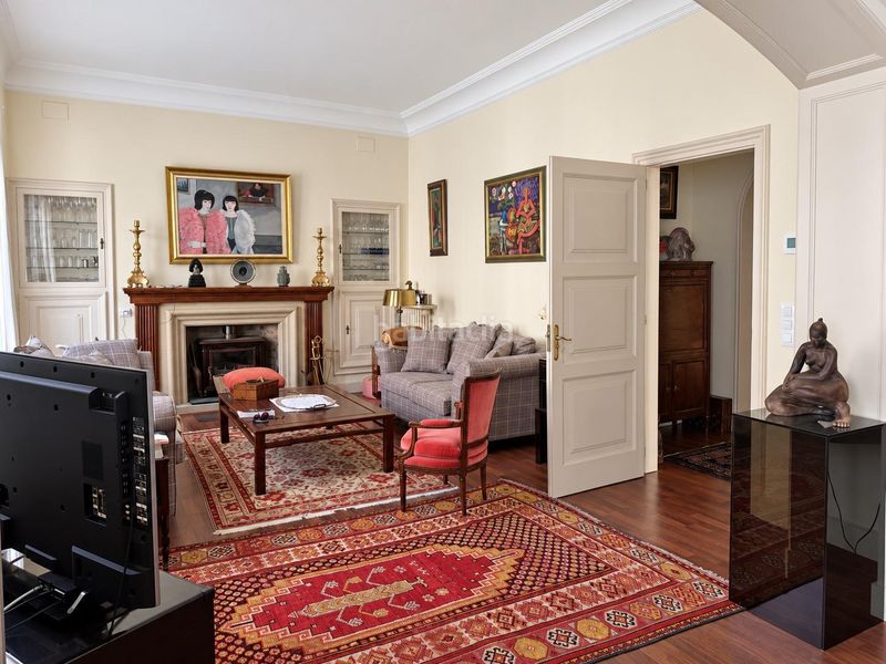 Foto a601f6d9-3007-428e-b195-fd687399655e. Apartament amb aparcament a Centre Figueres