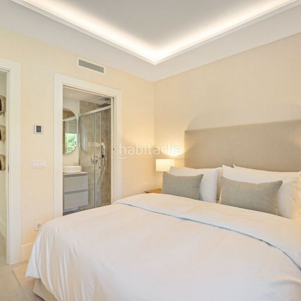 Foto c7838e80-b7da-4eed-9b8e-26cb6afe26b2. Casa adossada amb calefacció a La Quinta Benahavís