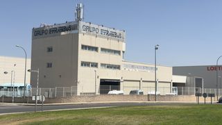 Capannone industriale  Calle investigación 2. Nave industrial de 4.000 m² con surtidor de 50.000l y licencias