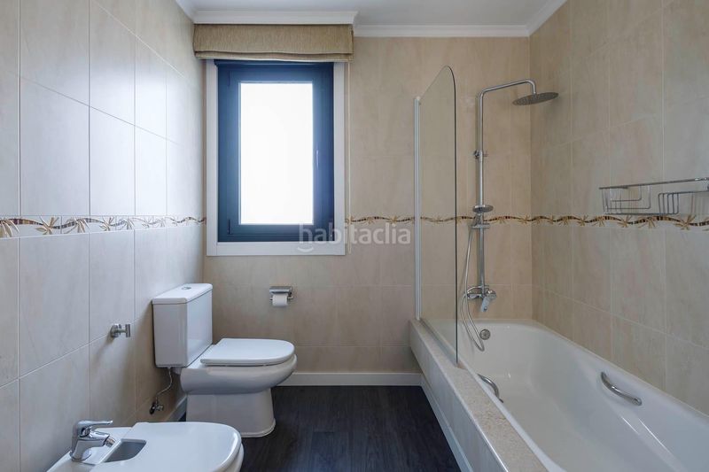 Foto 1ae82e12-e330-4575-8a5b-d13a29869802. Xalet amb calefacció aparcament piscina a Darbo Cangas