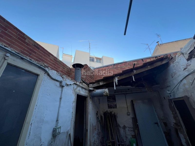 Foto ba80a85d-edf8-4ba7-b447-d933f44098f9. Planta baixa a Plaza de Toros-Avenida Chapí-Trinquete Elda