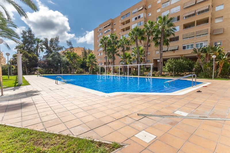 Foto eb94ebf4-fbb8-44ac-af98-2c23c6f4a673. Pis amb aparcament piscina a Babel Alicante