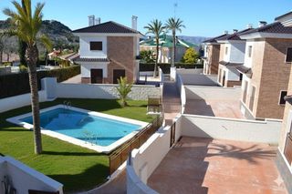 Chalet in Petrer. Tu oasis privado en loma badá petrer  tu nuevo hogar te espera!