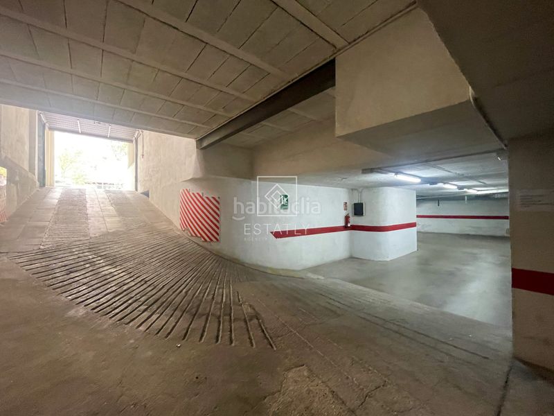 Foto 4721020a-91ba-491b-acb8-01599e261f56. Parking coche en carrer marquès de caldes de montbui 77 plaza de parking en venta o alquiler – zona químics, en Girona