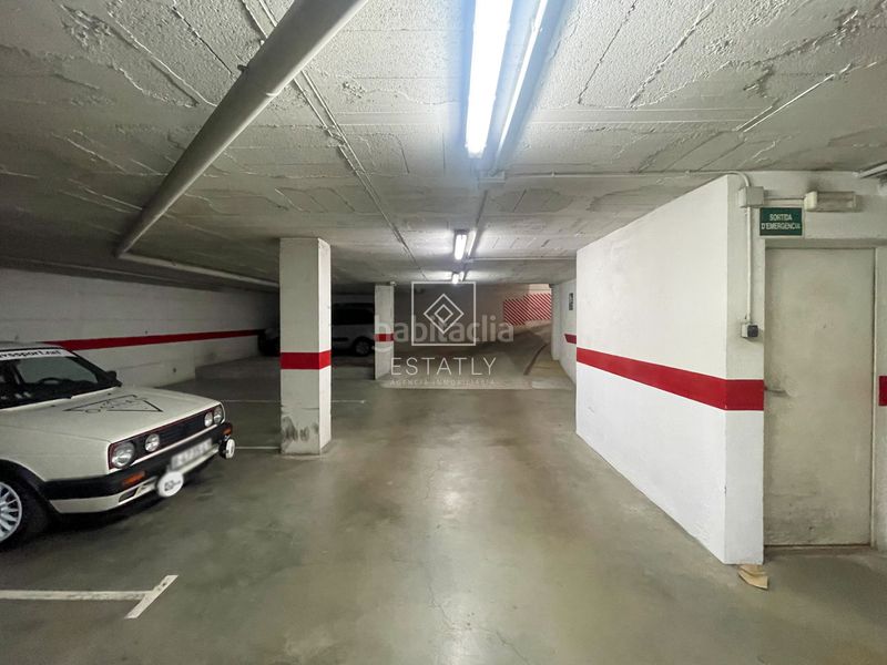 Foto 8b4d5f22-92c4-4c14-b899-a616554bd618. Parking coche en carrer marquès de caldes de montbui 77 plaza de parking en venta o alquiler – zona químics, en Girona
