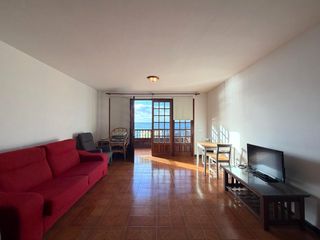 Appartement  Avenida tomé cano 5. Piso con vistas al mar