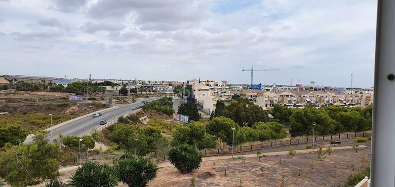 Foto 15aa01ff-c02e-4221-b698-85da2c55b44b. Apartament a Cabo Roig Orihuela