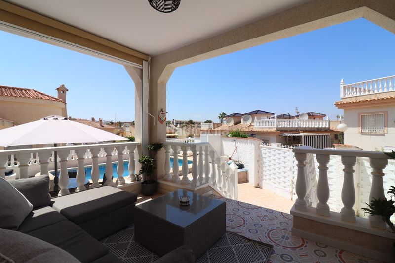 Foto b1b3b901-9c67-401a-ba15-4a46346151f1. Casa amb piscina a Benijófar