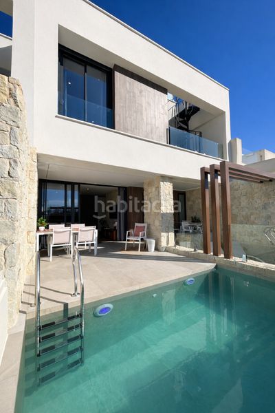 Foto f07fa3dc-4edf-43cf-8277-149445be1f35. Casa adossada a Dolores