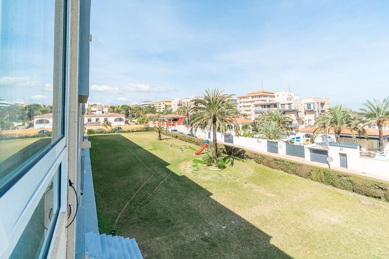 Foto b8cc1228-a8a4-4fa2-82b6-141063999d6b. Apartament amb aparcament piscina a Punta Prima Torrevieja