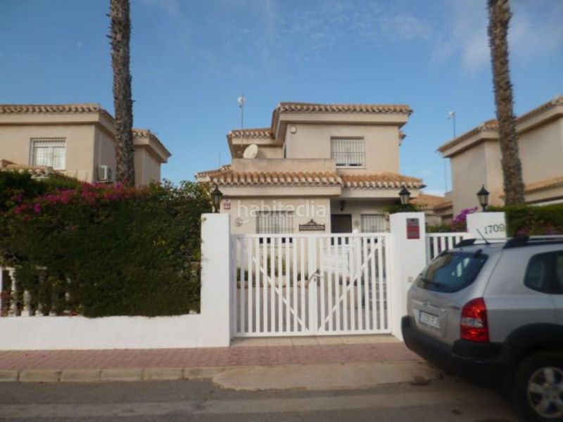 Foto b291facc-95fb-44f7-88dc-c6bc4576c80f. Casa en La Zenia Orihuela