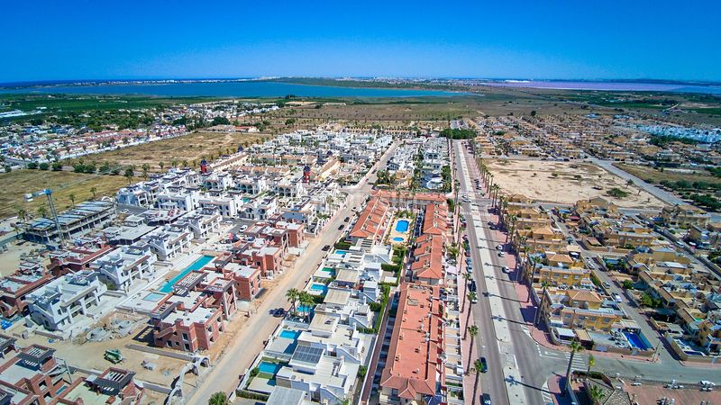 Foto d21169be-39fb-4706-8d28-e1014d268fe6. Casa adossada a Lo Marabú Rojales
