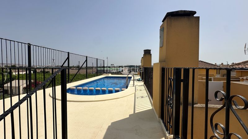 Foto c7f2d9fe-e443-4ab8-a91b-393179d6fc42. Casa a Daya Nueva
