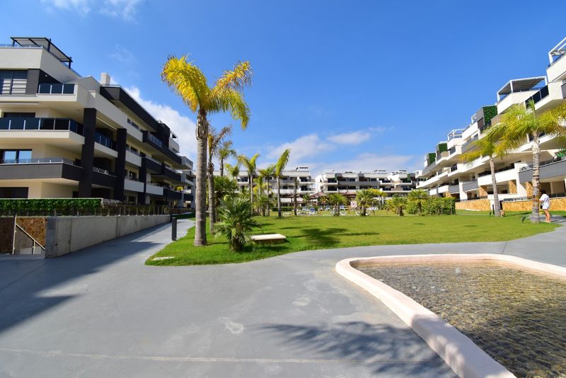 Foto 204a557b-46f8-406b-afd5-73fece8da205. Apartament a Punta Prima Orihuela