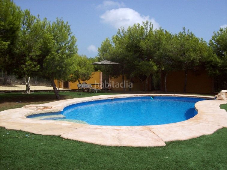 Foto 6d1f43c2-dab2-46e0-afba-b8eaaf220b70. Masia amb piscina a Lo Pepín Rojales