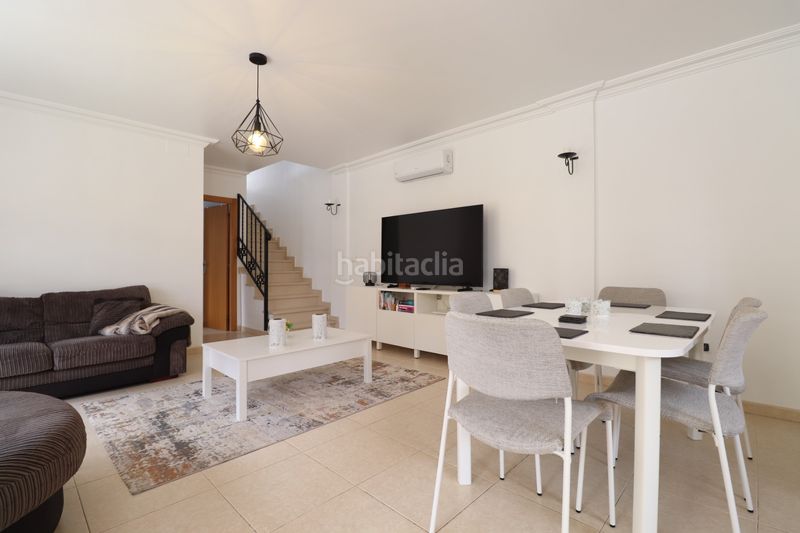 Foto 47ba1986-26ae-4107-b7eb-d9d5728f96df. Casa amb piscina a Montesinos (Los)