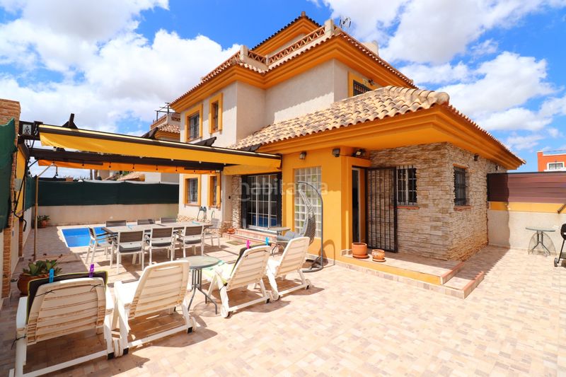 Foto 499ce5cb-42b1-4ecd-9063-784e0a7fffb2. Casa amb piscina a Montesinos (Los)