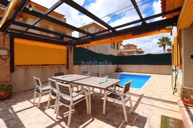 Foto 4b44778e-e41c-491e-96c3-ea034f91a43e. Casa amb piscina a Montesinos (Los)