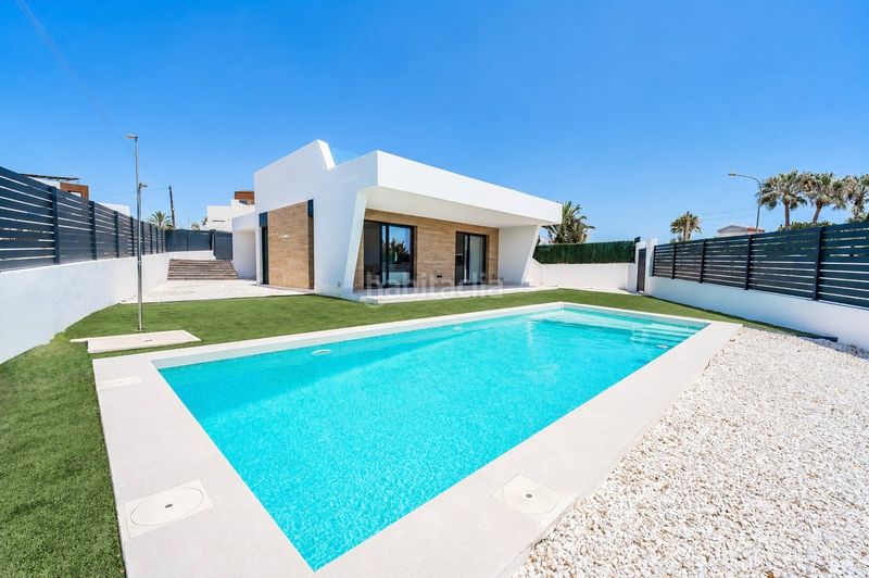 Foto edf568c0-e5b5-41f5-a446-65a7d1ad4748. Casa en Benijófar