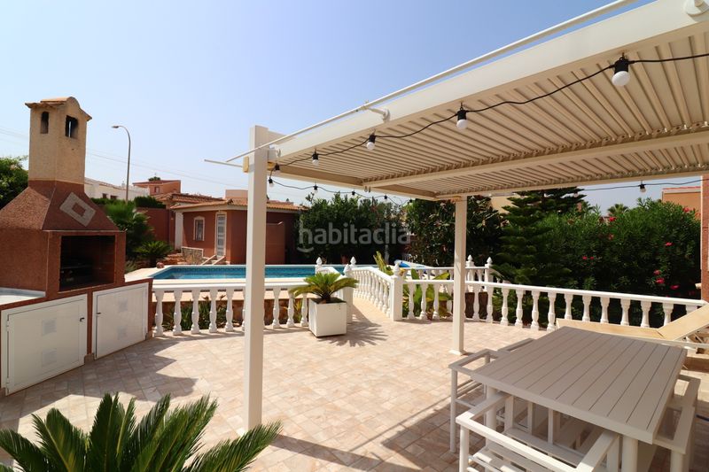 Foto 11444f55-b68e-4ad2-8de8-0ad3207c2d77. Casa amb aparcament piscina a Centro de la Ciudad Quesada Rojales