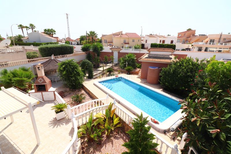 Foto 32ad1555-3da2-47c0-b33d-41fb1e764a82. Casa amb aparcament piscina a Centro de la Ciudad Quesada Rojales