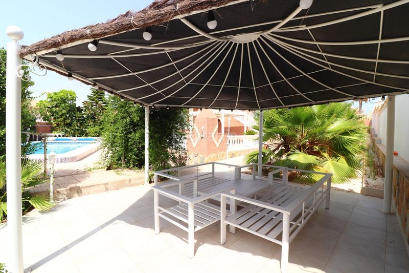 Foto db3bcde4-6fd4-4d9a-86f9-d029879cf8a3. Casa amb aparcament piscina a Centro de la Ciudad Quesada Rojales
