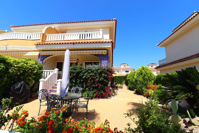 Foto 89590d61-c5cd-44e7-8409-d5e633d85625. Casa adossada a Lo Marabú Rojales