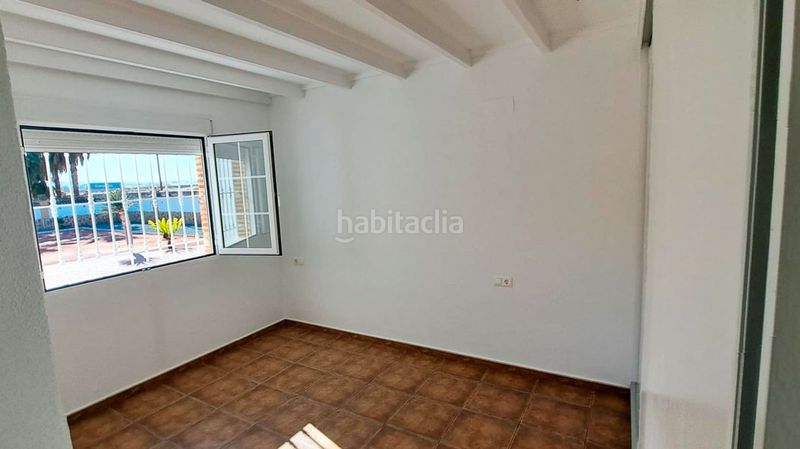 Foto e0cf21ab-c72c-4315-aed5-ec2345e2f9d2. Masia amb aparcament a Catral