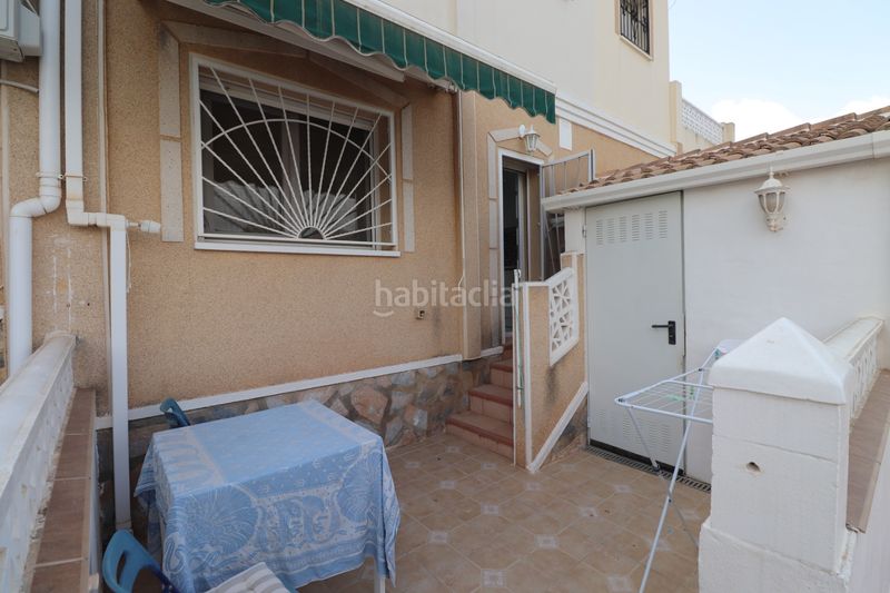 Foto d4306df7-a700-4b3a-bfbb-70639b98e1ae. Casa adossada a Benijófar