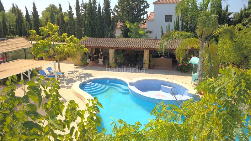 Foto 6ad882df-a984-4aee-8483-134096be3d9a. Masia amb aparcament a Catral