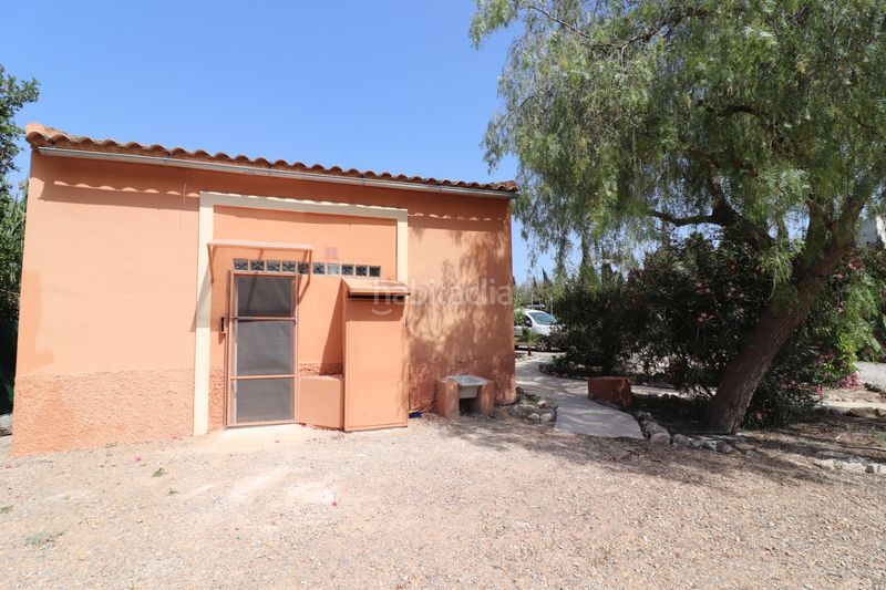 Foto a5639d51-169d-4a95-a2b1-34036ef21111. Masia amb aparcament a Catral