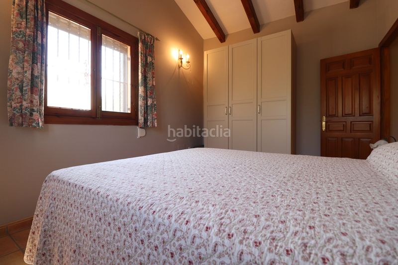 Foto f7948432-04b0-442b-ac8b-fba0d26d4e7c. Masia amb aparcament a Catral