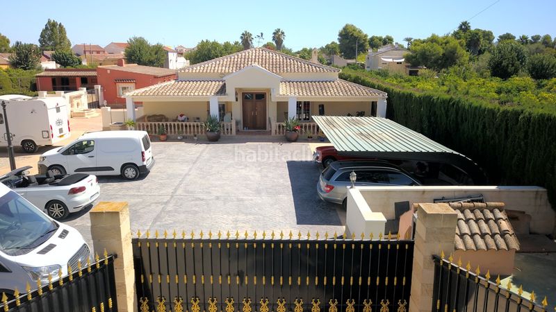 Foto b95075e5-f3db-463b-8035-efdc90578cc9. Masía en Almoradí