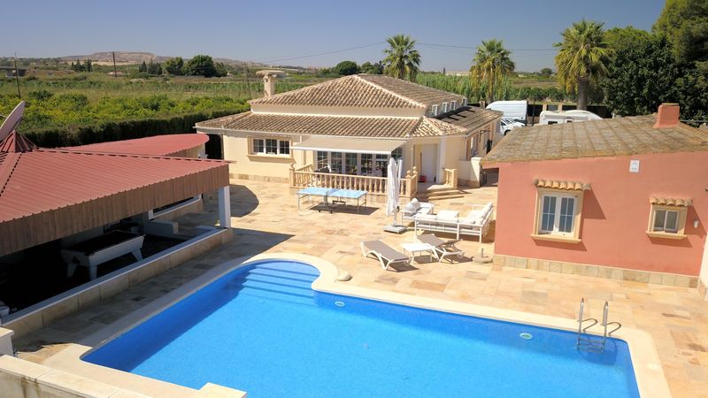 Foto dd314f44-37bc-46b5-bc47-88047657d80f. Masía en Almoradí